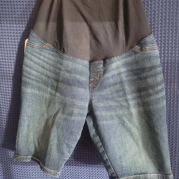 Isabel Maternity Bermuda Dark Wash Jean Shorts - Picture 2 of 6